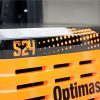 PaveJet S24 plattläggningsmaskin installerar sten på en byggarbetsplats.